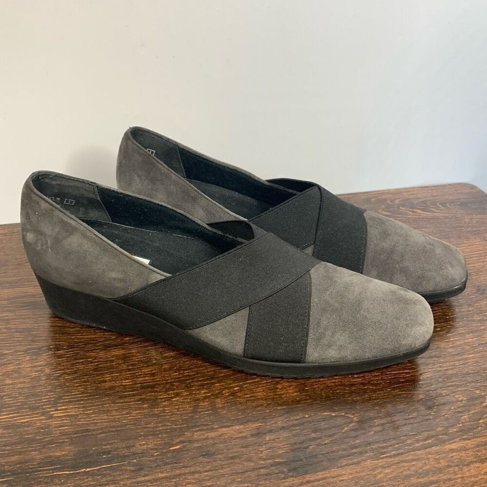 Munro American Suede Low Wedge Shoe Size 8 Narrow